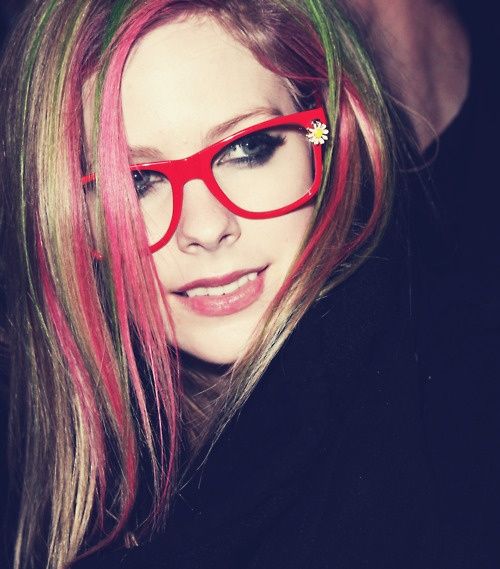 Óculos geek da cantora Avril Lavigne