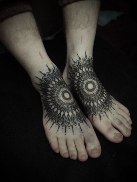 exemplo de tatuagem no pé masculina