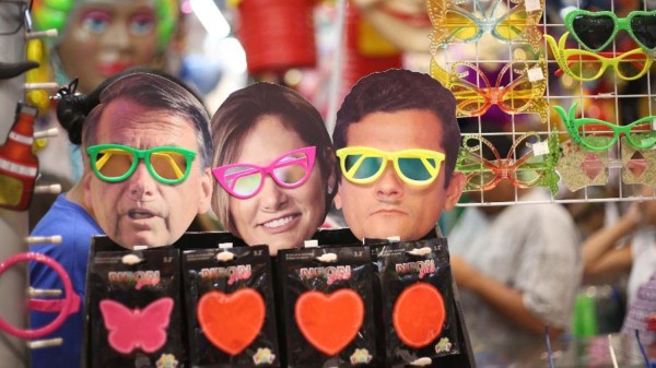 Máscara do Bolsonaro e Sergio Moro para fantasia