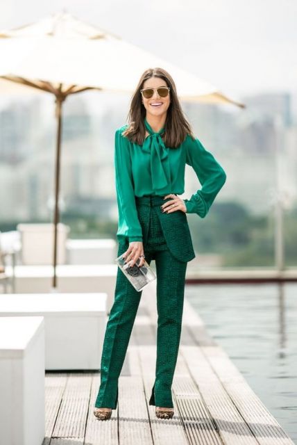 roupa social feminina verde monocromático
