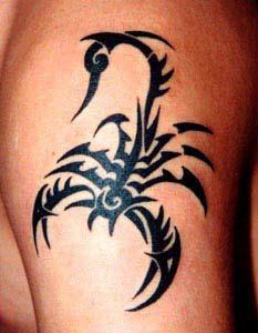 tatoo escorpião tribal
