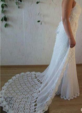 Vestido-de-noiva-de-crochê- com cauda de crochê