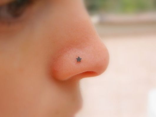 piercing no nariz star estrela