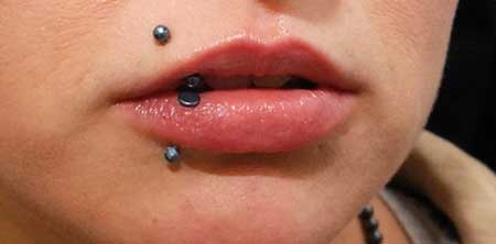 Qual é o risco de ter piercing na boca? ~ Dentopolis