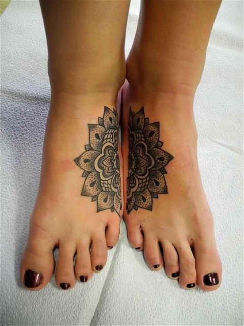 tatuagem mãe e filha combinada flor