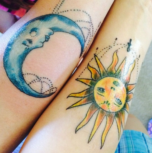 tatuagem mãe e filha sol lua