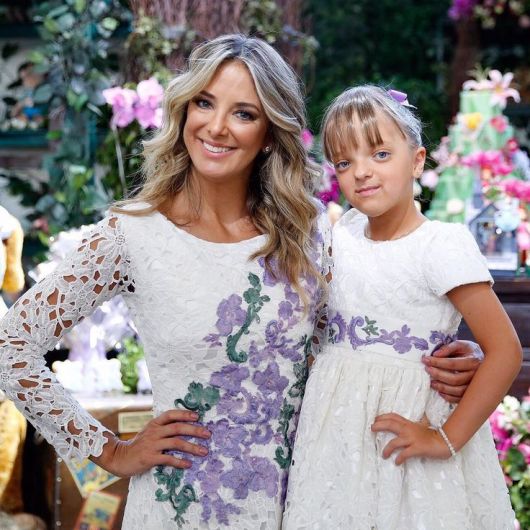 vestido floral mae e filha
