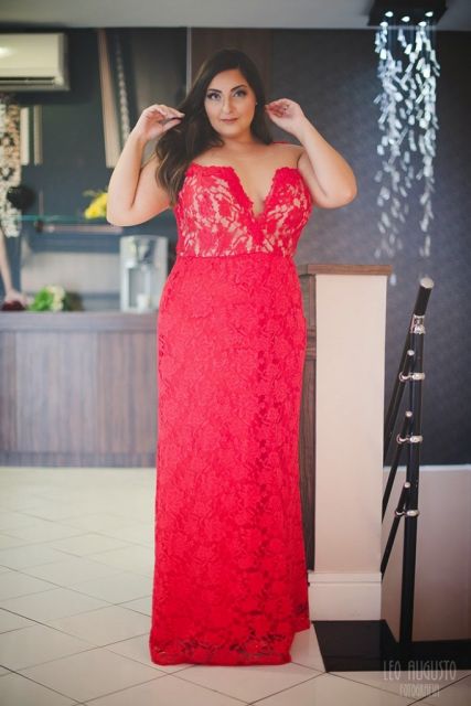 vestido-de-madrinha-vermelho-plus-size-de-renda