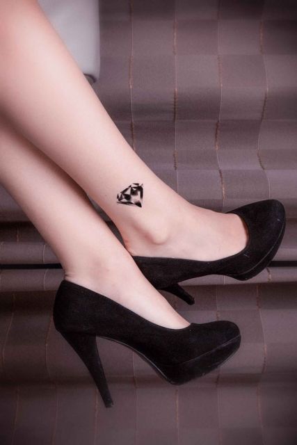 tatuagem feminina perna