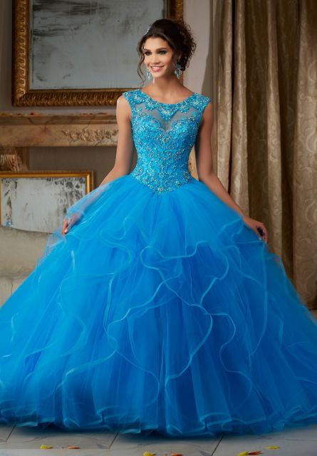 vestido azul estilo princesa