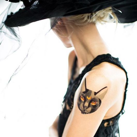 tatuagem de gato preto