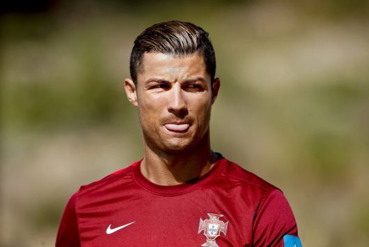 Do crespo ao gel e às luzes: os vários estilos do cabelo de Cristiano  Ronaldo