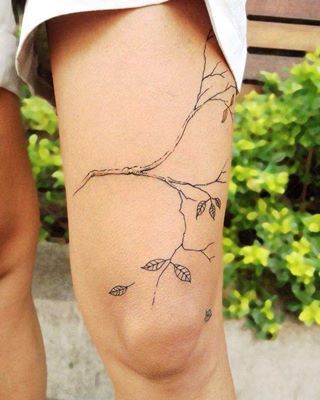tatuagem galhos e folhas