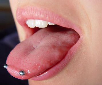 piercing na ponta da língua 