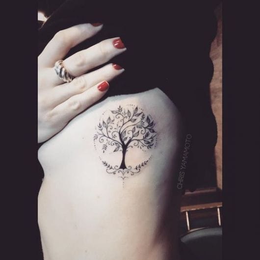 tatuagem de árvore da vida com contorno redondo pontilhado
