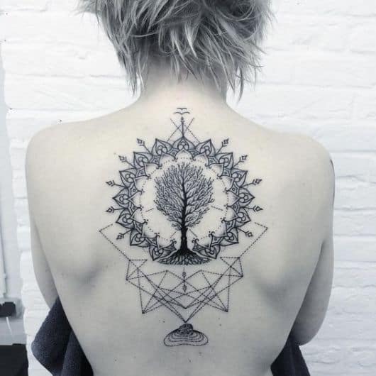 tatuagem de árvore da vida dentro de mandala