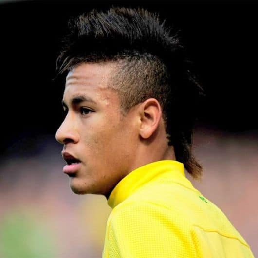 Neymar com cabelo moicano