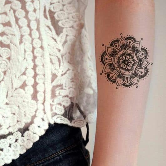 74 Ideias de Tatuagem Mandala Incríveis & Significados