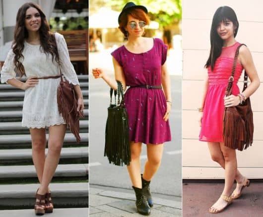 Modelos usam vestidos nas cores, branco, roxo e rosa cxom bolsa de franjas