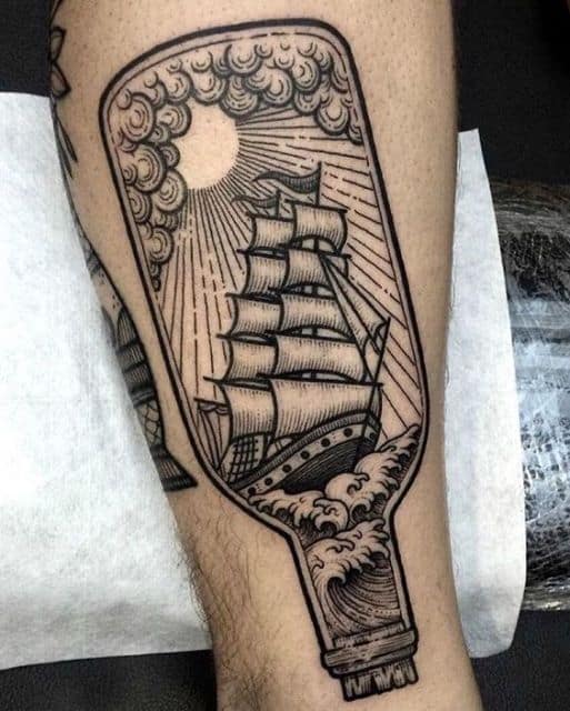 Tatuagem de Barco e Navio Significado & 20 Ideias Incríveis para se