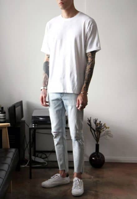 calça cropped masculina jeans rasgada no joelho clara