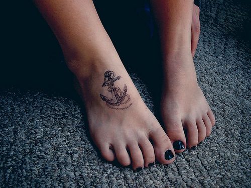 tatuagem de ancora pé