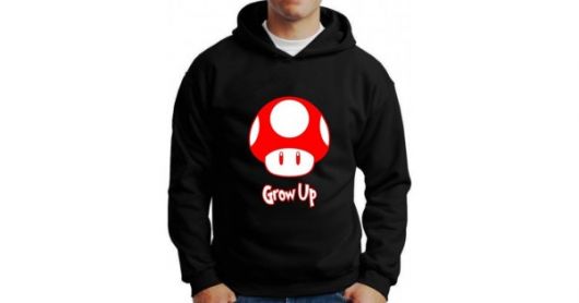 Moletom com o cogumelo do jogo Mário escrito "Grow Up".