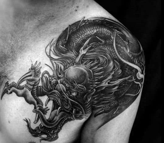 tatuagem de dragão no ombro
