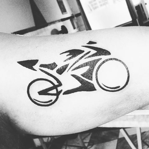 Corrida de moto  Motos, Tatuagem de faca, Desenho