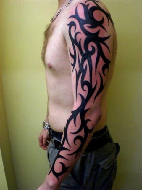 tatuagem tribal no braço