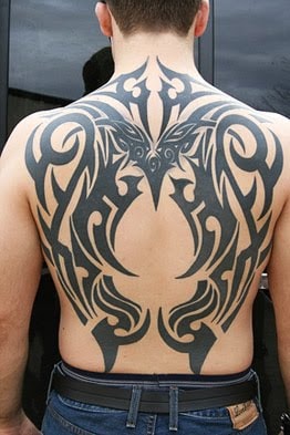 tatuagem tribal nas costas