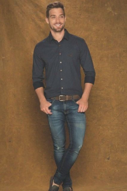 calça jeans masculina com camisa social
