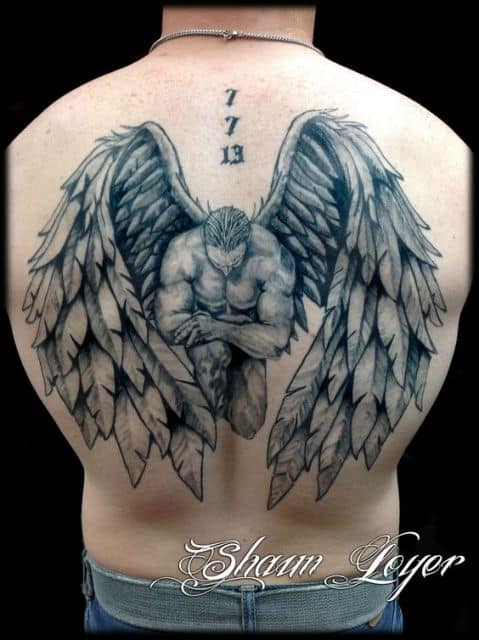 Tattoo de anjo guerreiro.