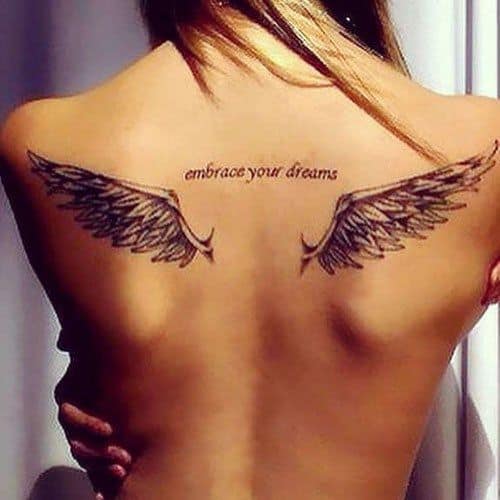 Tattoo de anjo.