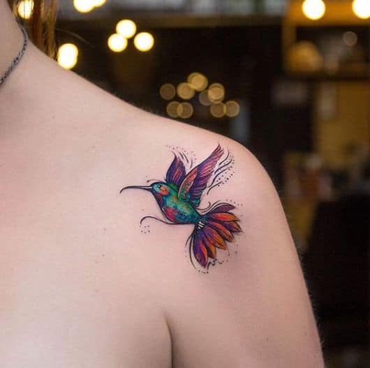 Tatuagem de BeijaFlor Significados e 57 Ideias Incríveis
