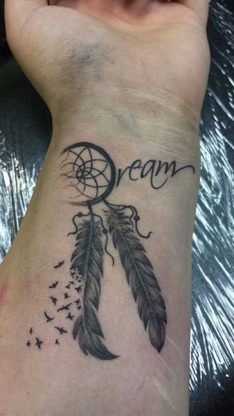 Tatuagem filtro dos sonhos.