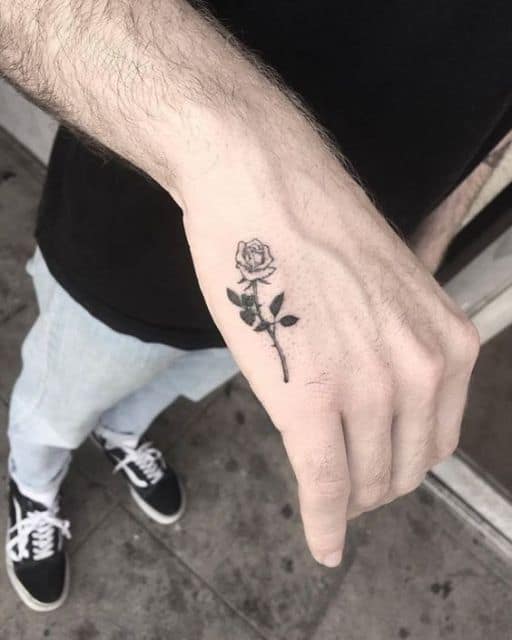tatuagem flor homem