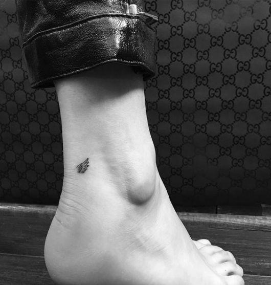 tatuagem pé delicada