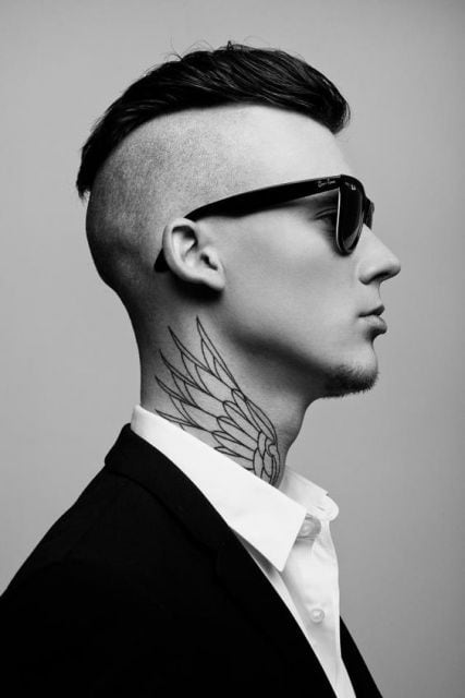 tatuagem masculina pescoço