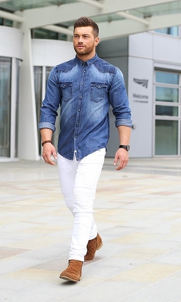 combinação calça jeans clara