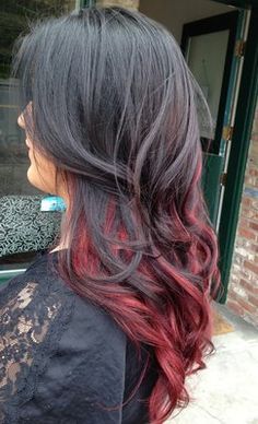cabelo preto com vermelho