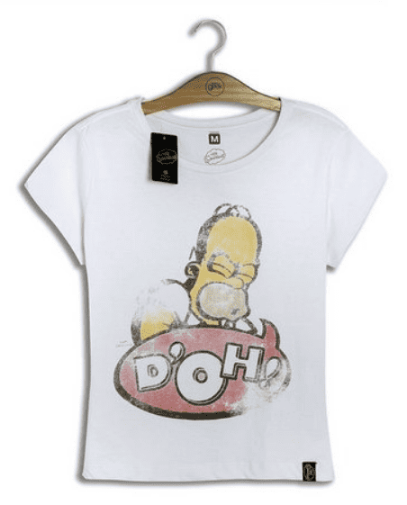 Camiseta dos Simpsons.