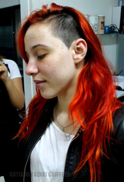 Sidecut feminino em cabelo vermelho
