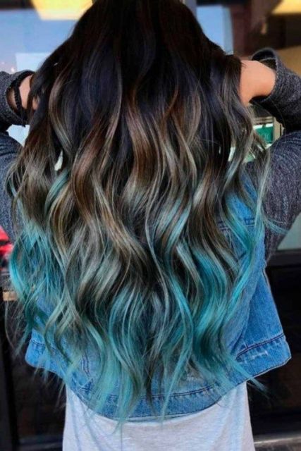 cabelo longo azul