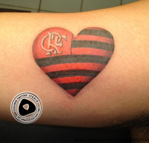 Escudo do Flamengo em formato de coração