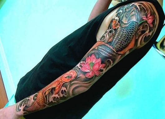 tatuagem braço fechado masculino