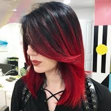 Ombré hair vermelho em cabelo preto curto