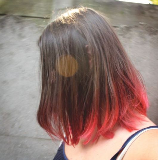 Ombré hair vermelho em cabelo curto repicado