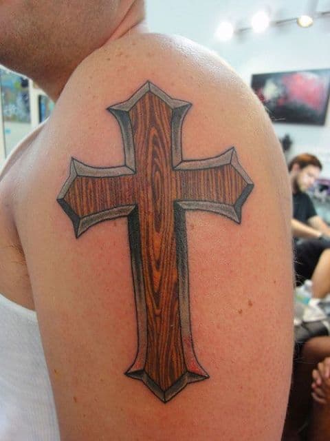 A famosa cruz de madeira