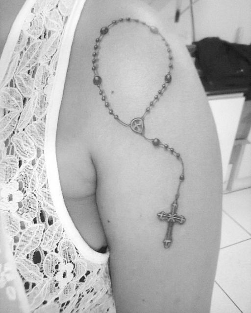 tatuagem com crucifixo 